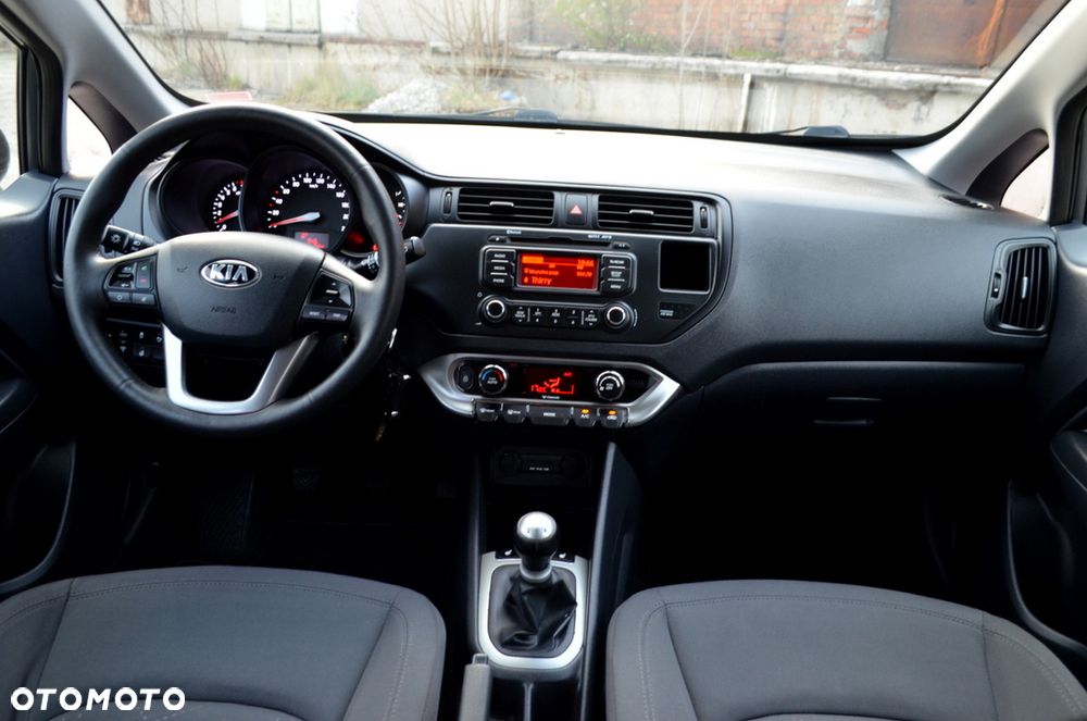 Kia Rio 1.2 ISG Uefa Euro 2016 - 8