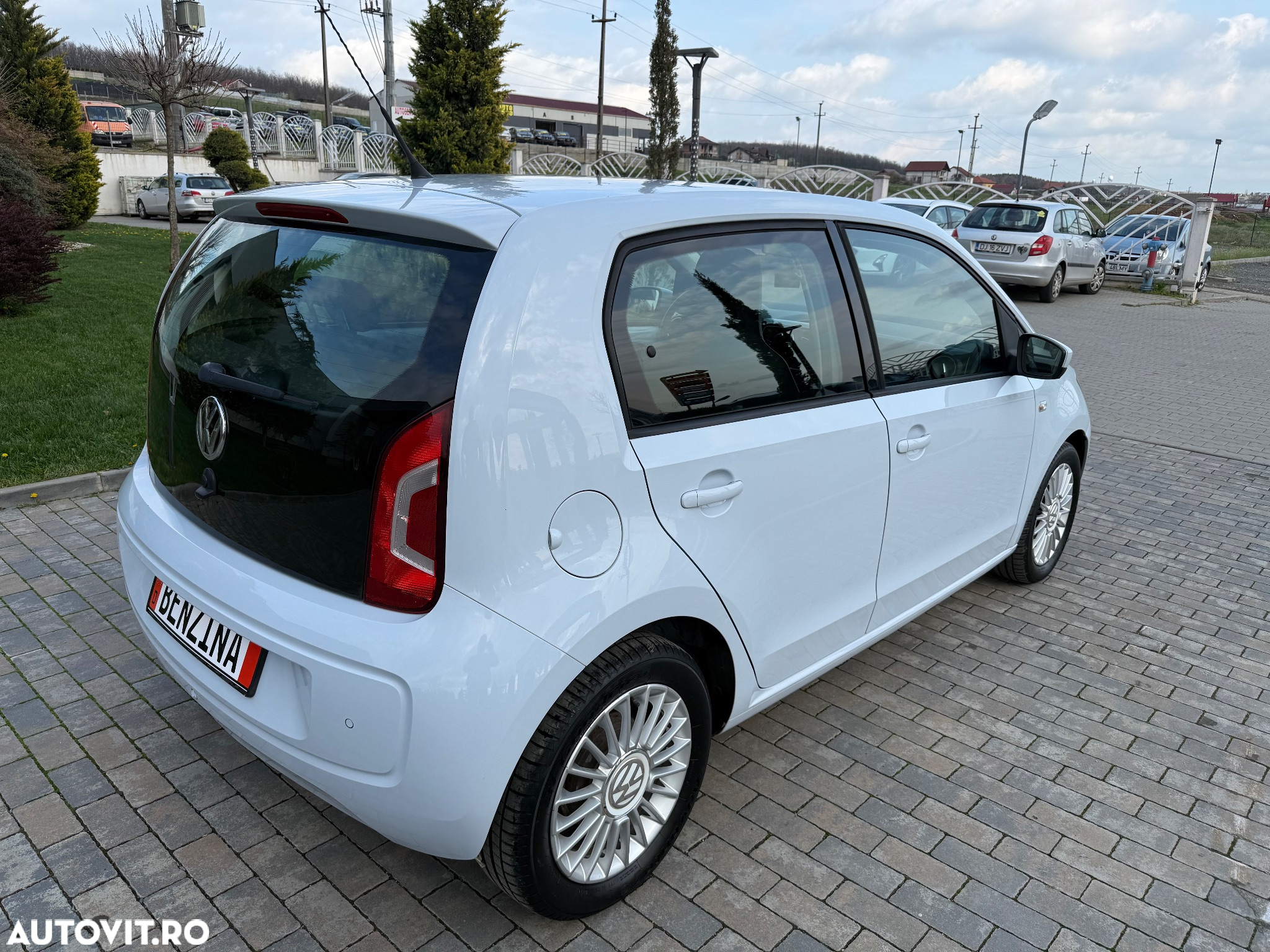 Volkswagen up! - 9