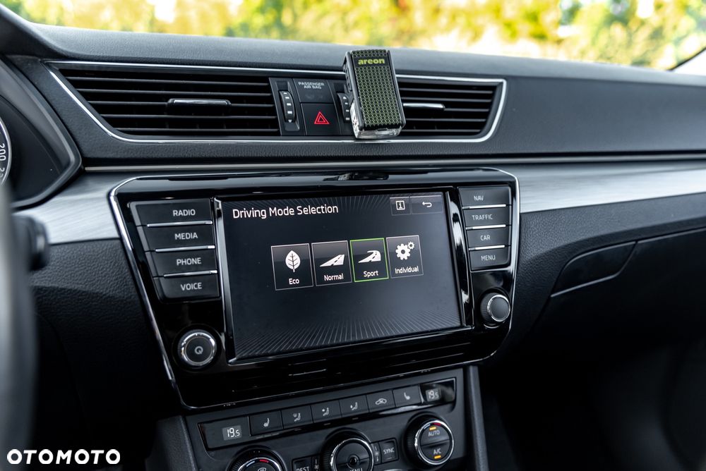 Skoda Superb 2.0 TDI 4x4 DSG Style - 39