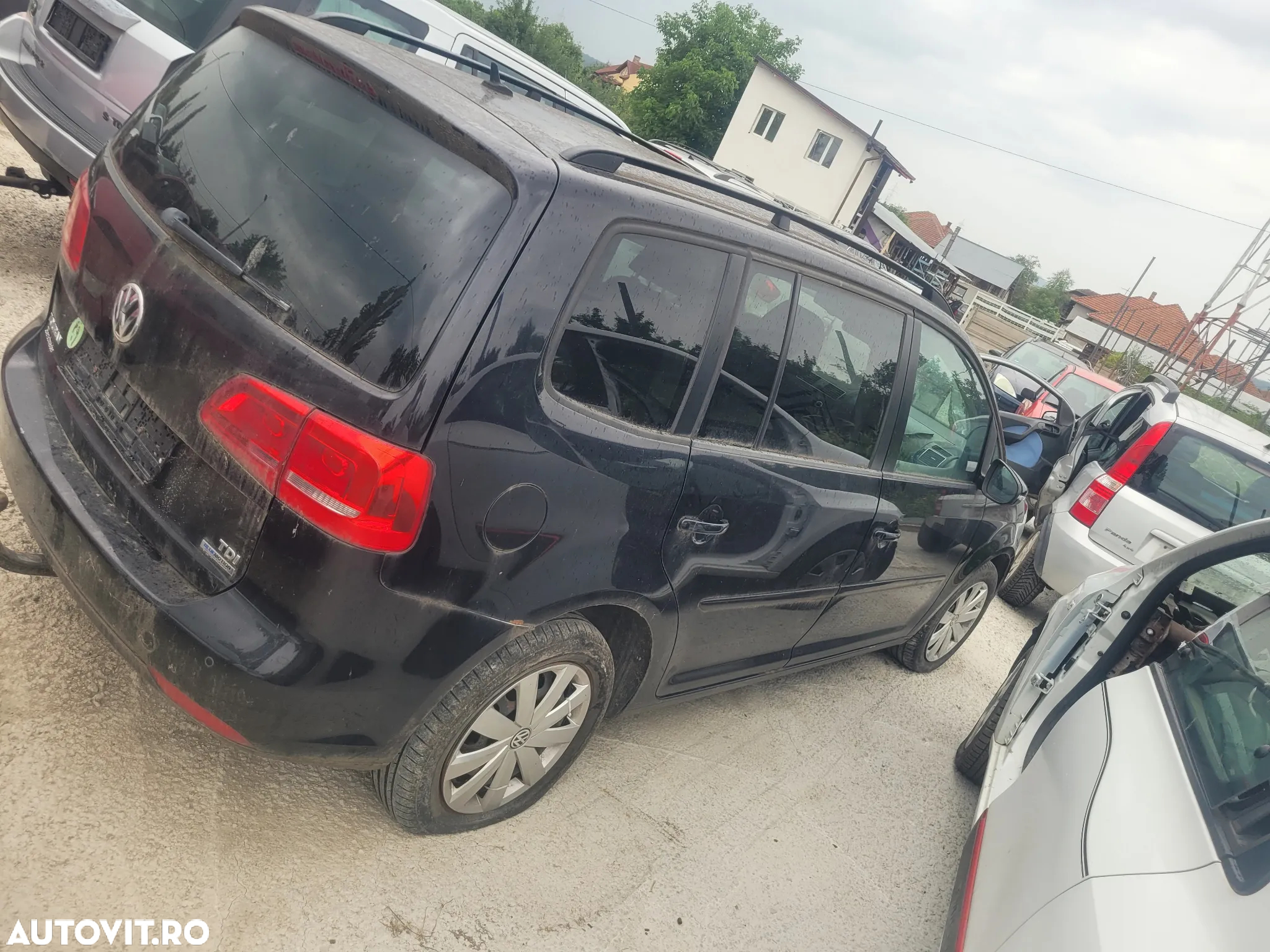 Dezmembrez volkswagen touran an 2013 - 4
