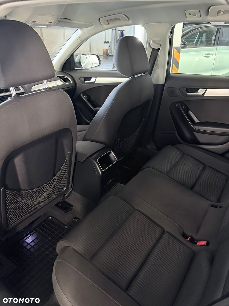 Audi A4 Avant 2.0 TDI Quattro S tronic - 8