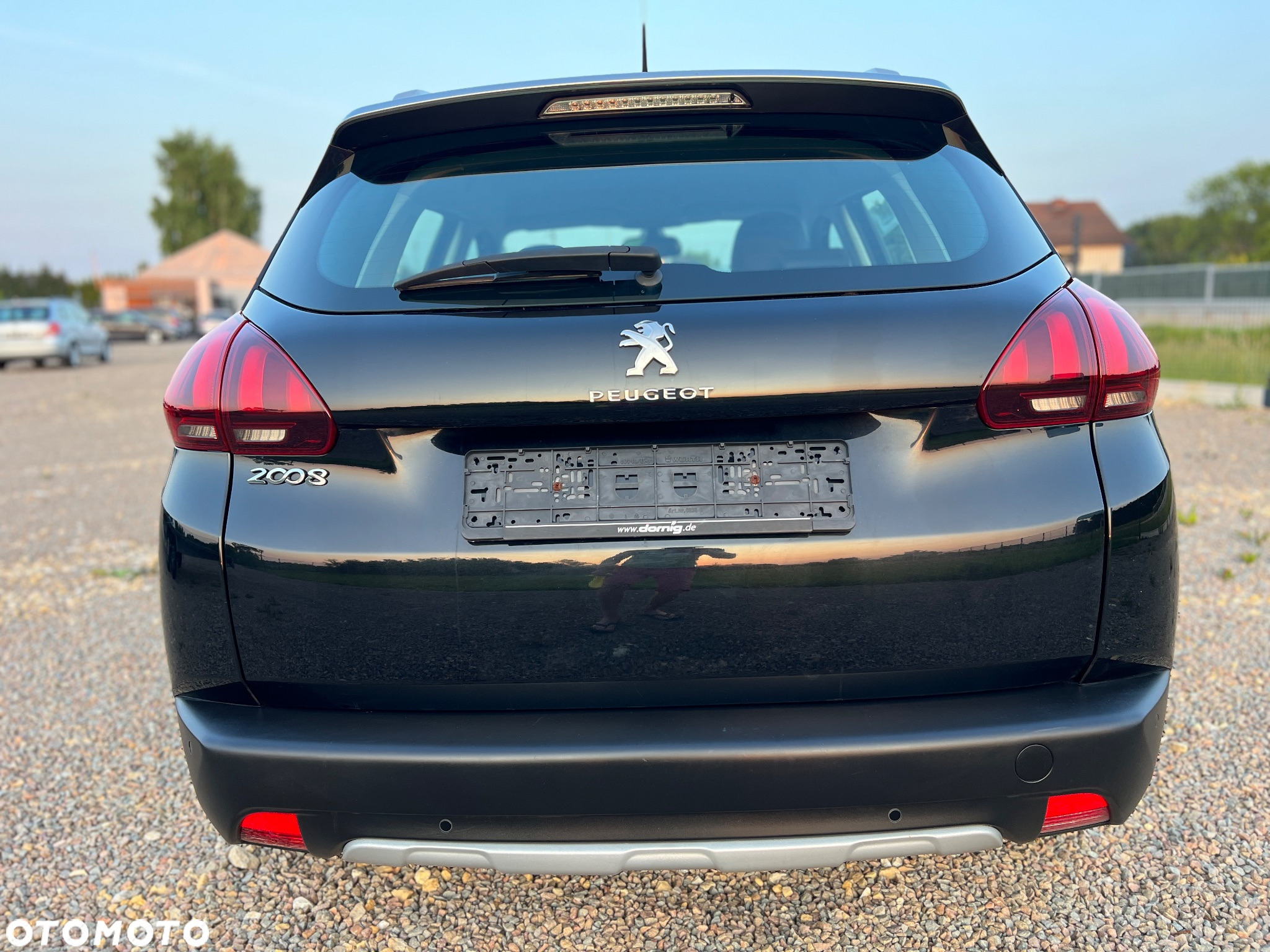 Peugeot 2008 1.2 Pure Tech Allure S&S - 9