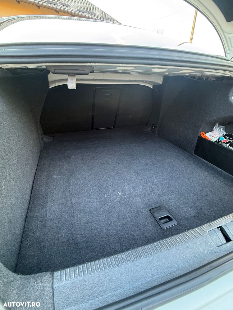 Volkswagen Passat 2.0TDI Sportline DPF - 17