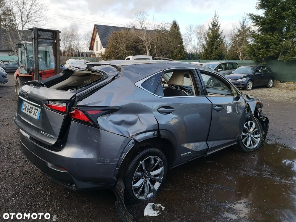 Lexus NX 300h E-FOUR Executive Line - 4