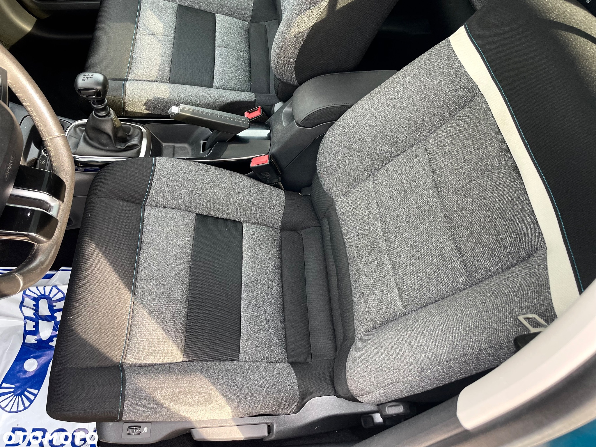 Citroën C4 Cactus 1.2 PureTech Feel S&S - 11