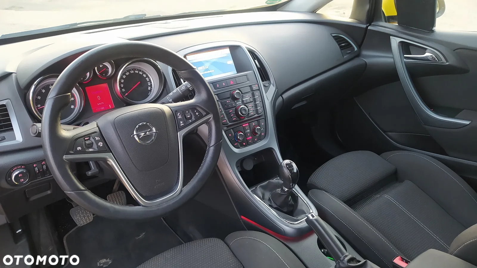 Opel Astra GTC 1.6 Turbo Edition - 11