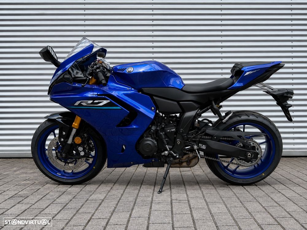 Yamaha YZF R7 - 6