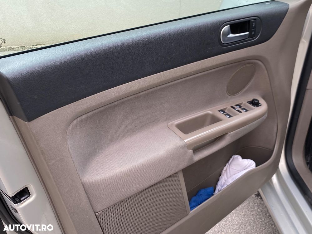 Volkswagen Golf Plus 1.6 TDI DPF Comfortline - 10