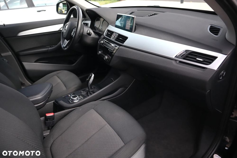 BMW X1 xDrive20i Advantage sport - 16