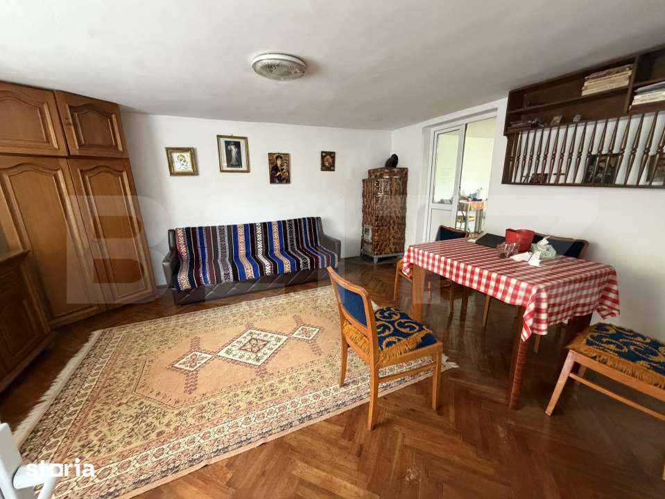 Casa de vanzare, 5 camere si un teren de 500 mp - Imagine principală: 5/14
