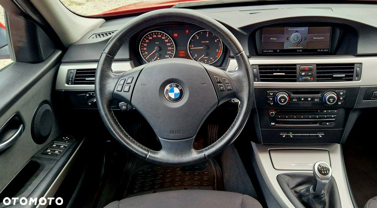 BMW Seria 3 320d - 29