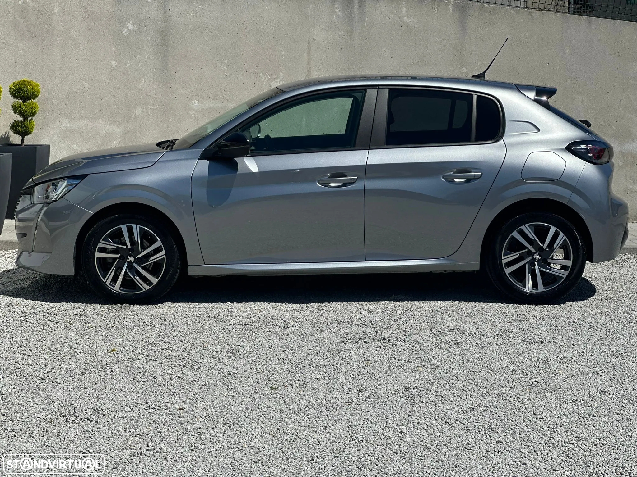 Peugeot 208 1.2 PureTech Active - 12