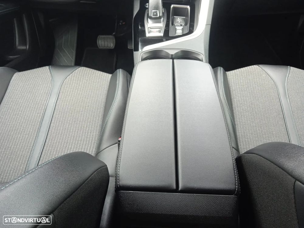 Peugeot 3008 1.2 PureTech Allure EAT8 - 36