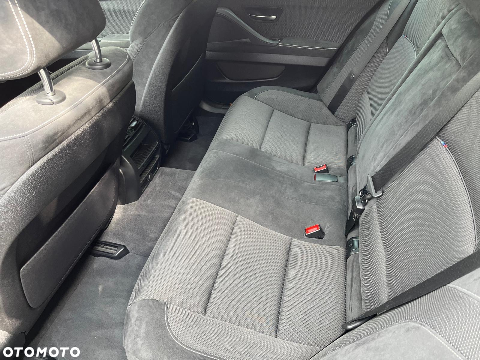 BMW Seria 5 528i xDrive - 16