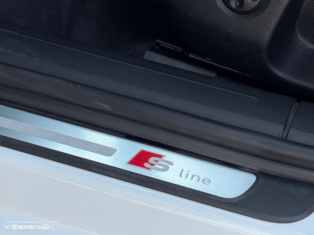 Audi A4 2.0 TDI DPF multitronic S line Sport Pack - 12