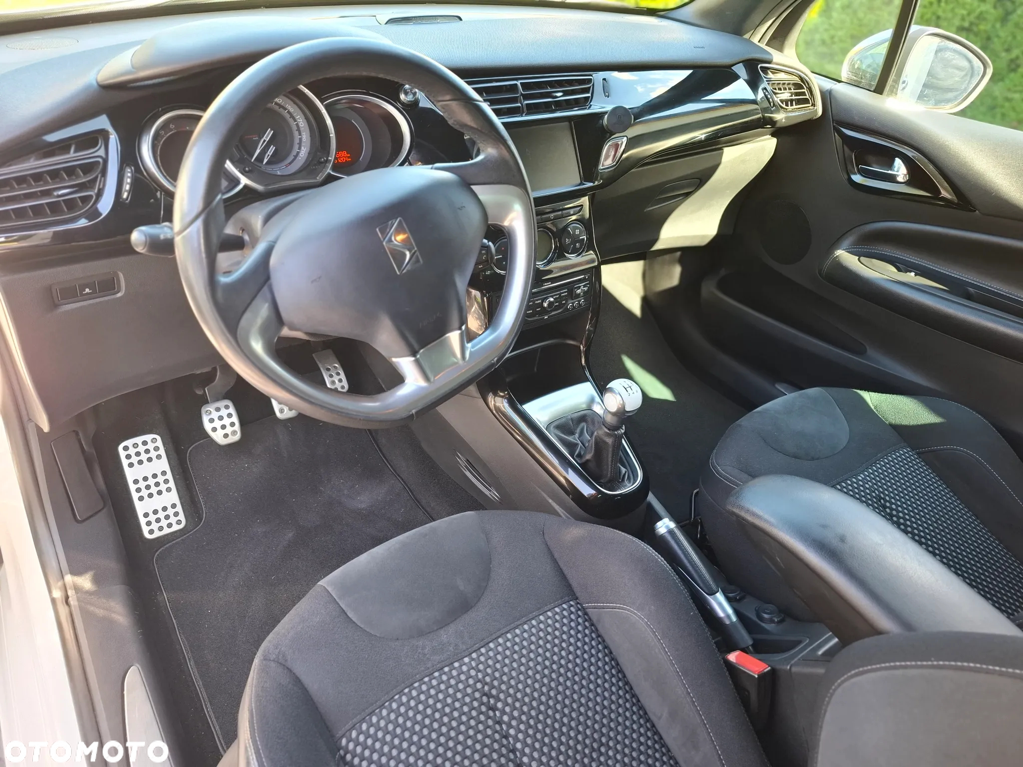 Citroën DS3 1.6 VTi SoChic - 11