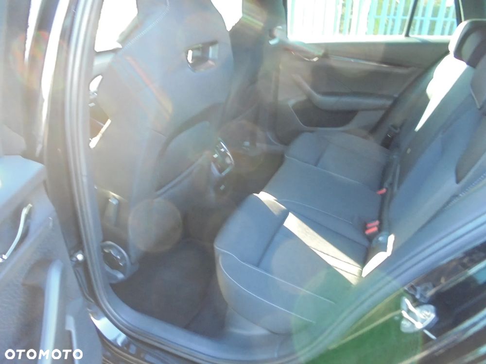 Skoda Octavia 2.0 TDI DSG Sportline - 10
