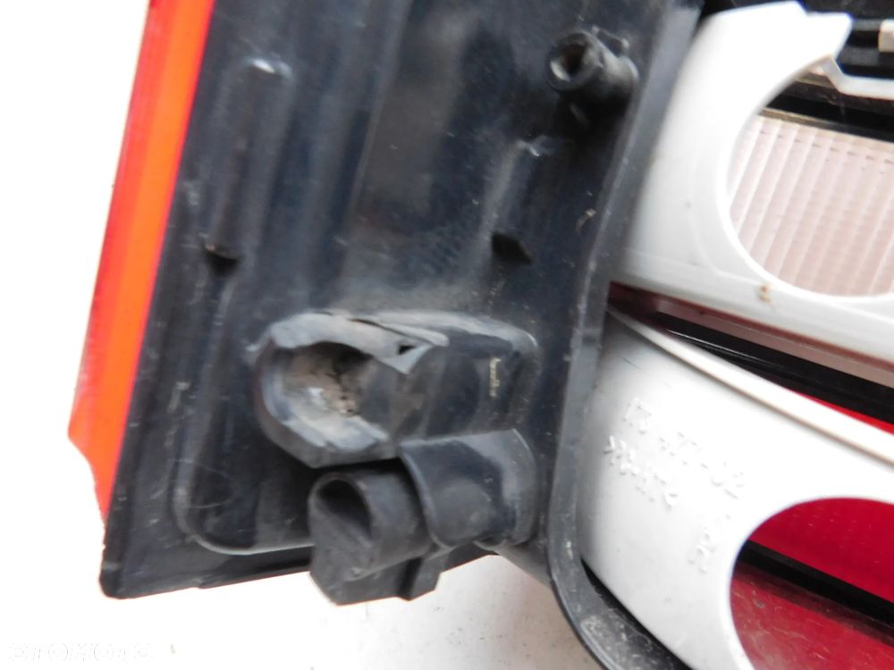 lampa prawa tył VW T5 lift - 9