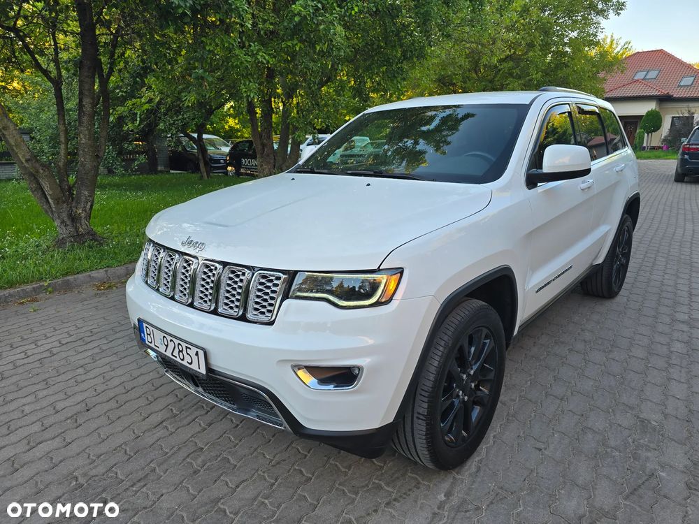 Jeep Grand Cherokee - 28