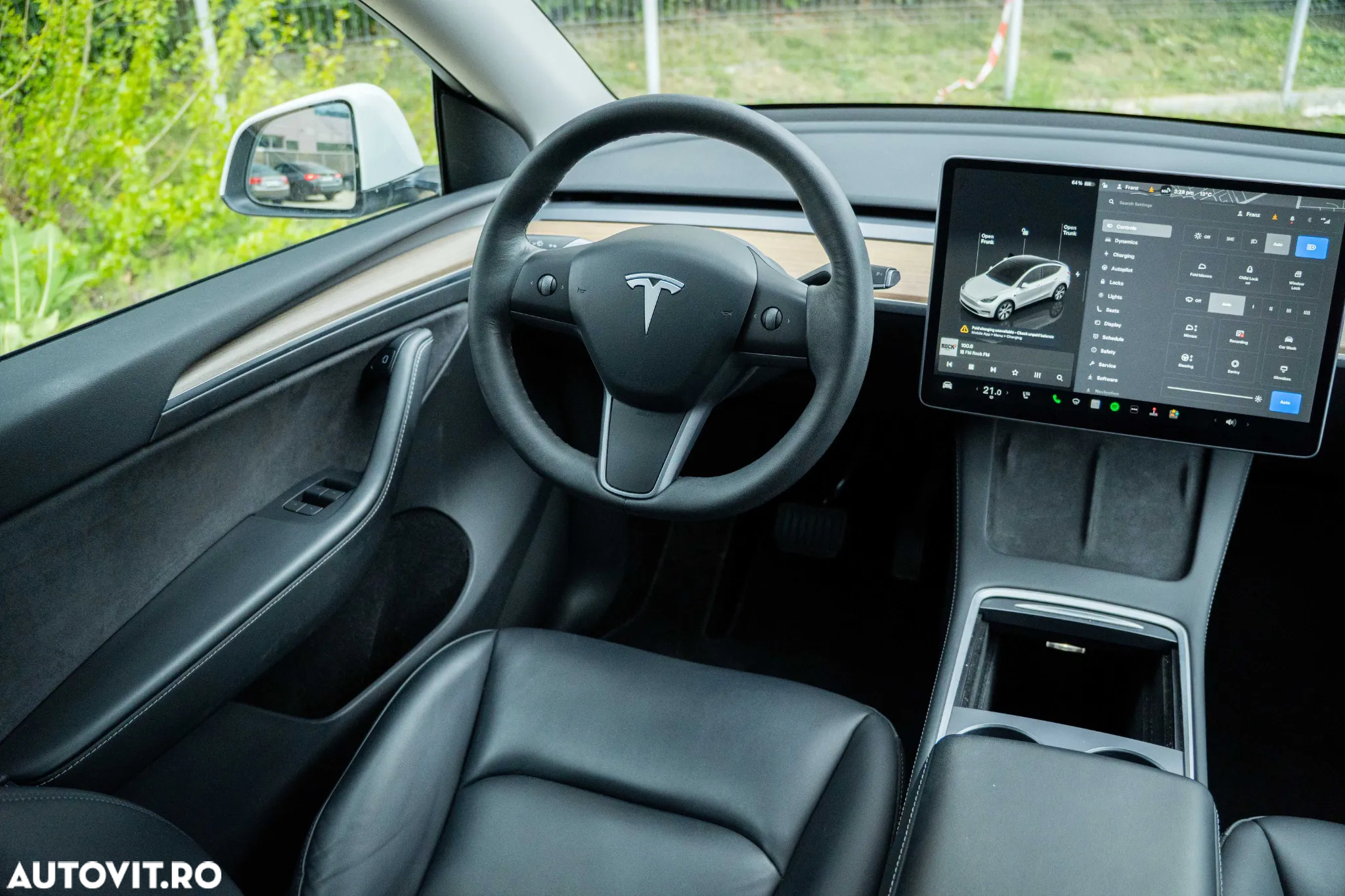 Tesla Model Y Long Range Dual Motor AWD - 15