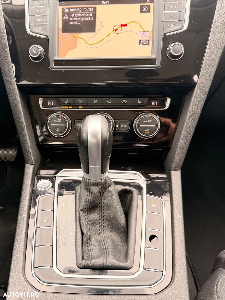 Volkswagen Passat 1.6 TDI SCR DSG Business - 24