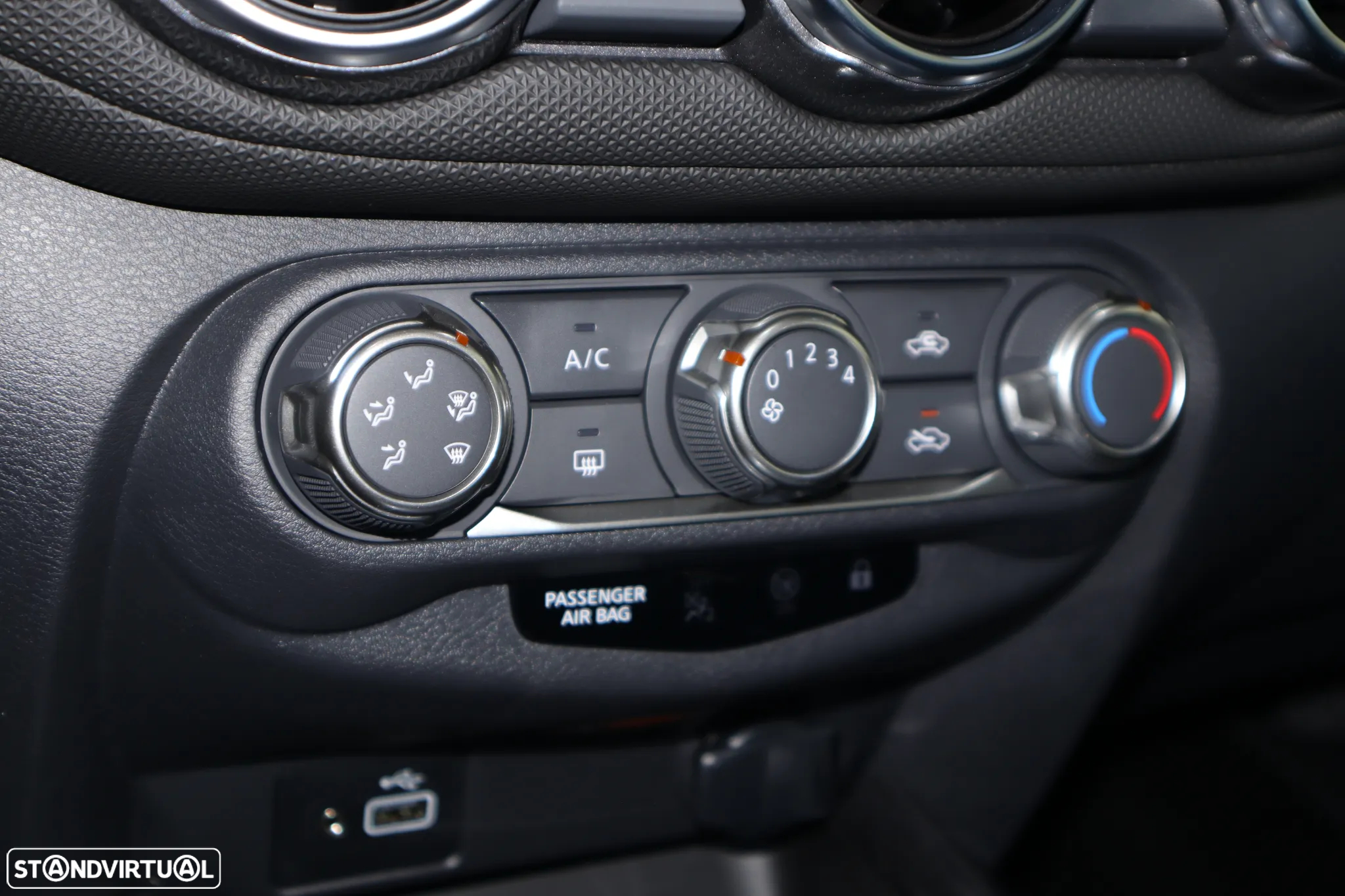 Nissan Juke 1.0 DIG-T N-Connecta DCT - 18