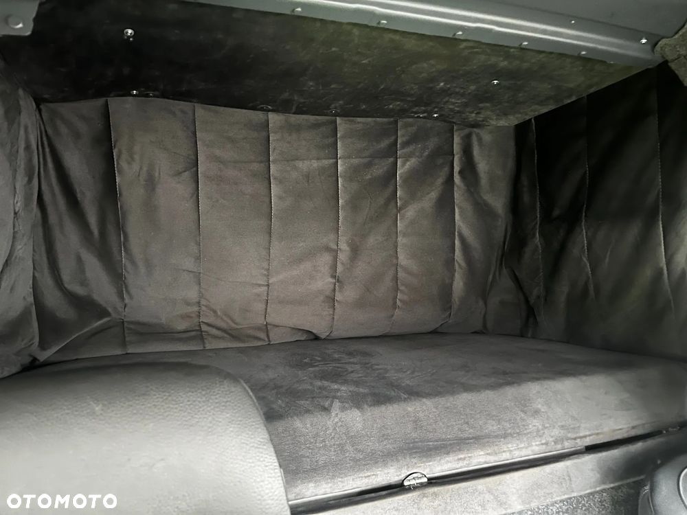 Volkswagen Crafter - 11