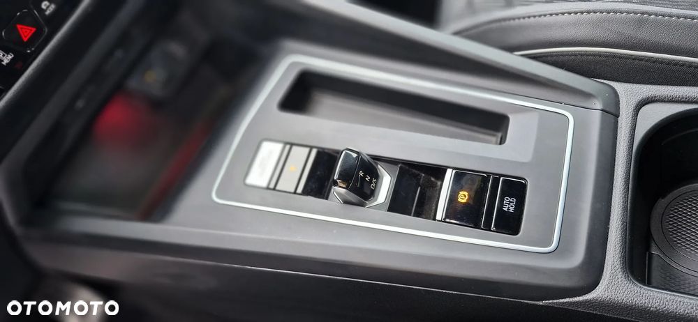 Volkswagen Golf 2.0 TSI OPF DSG R-Line - 16