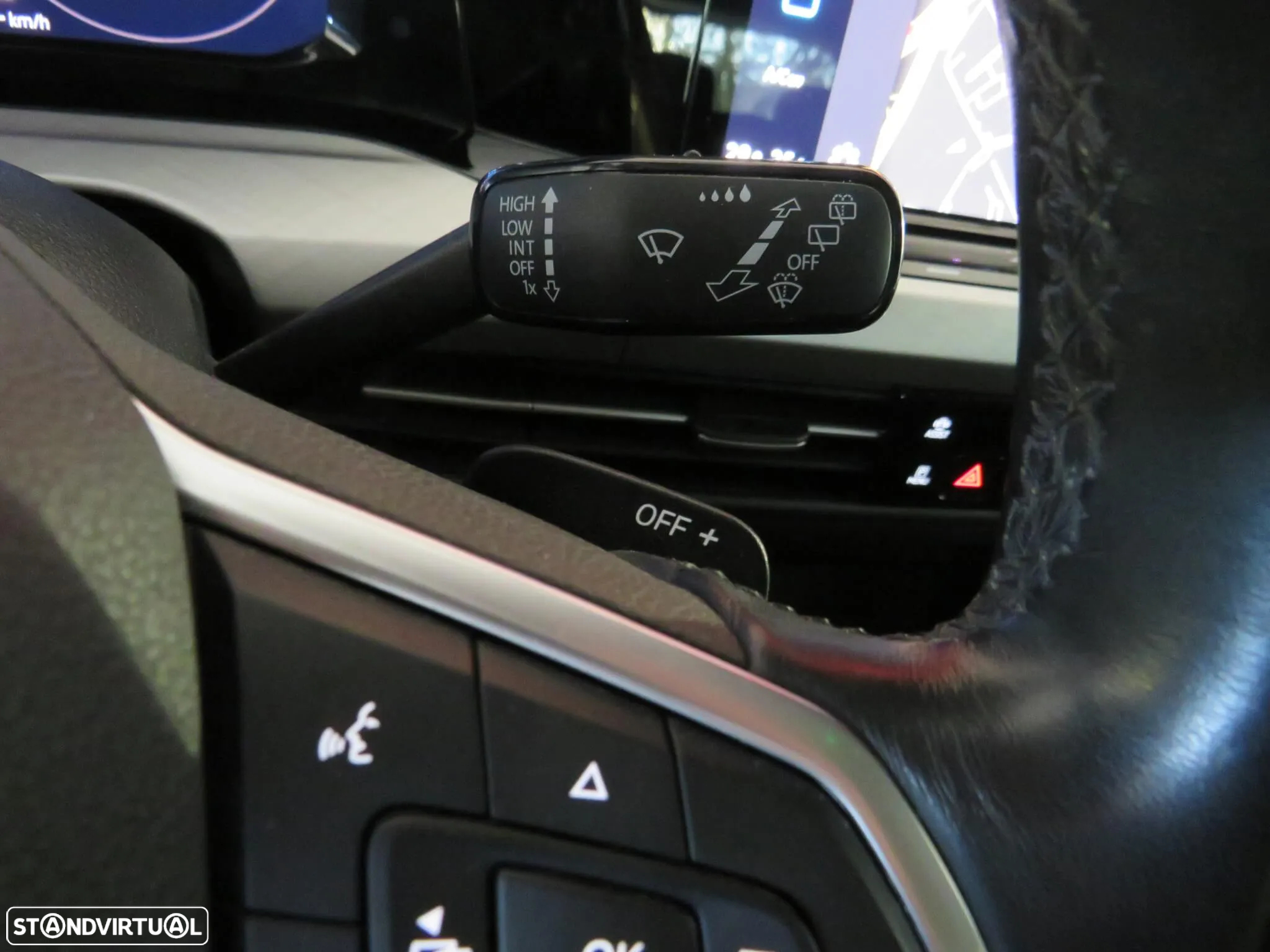 VW Golf 1.0 eTSI Life DSG - 23
