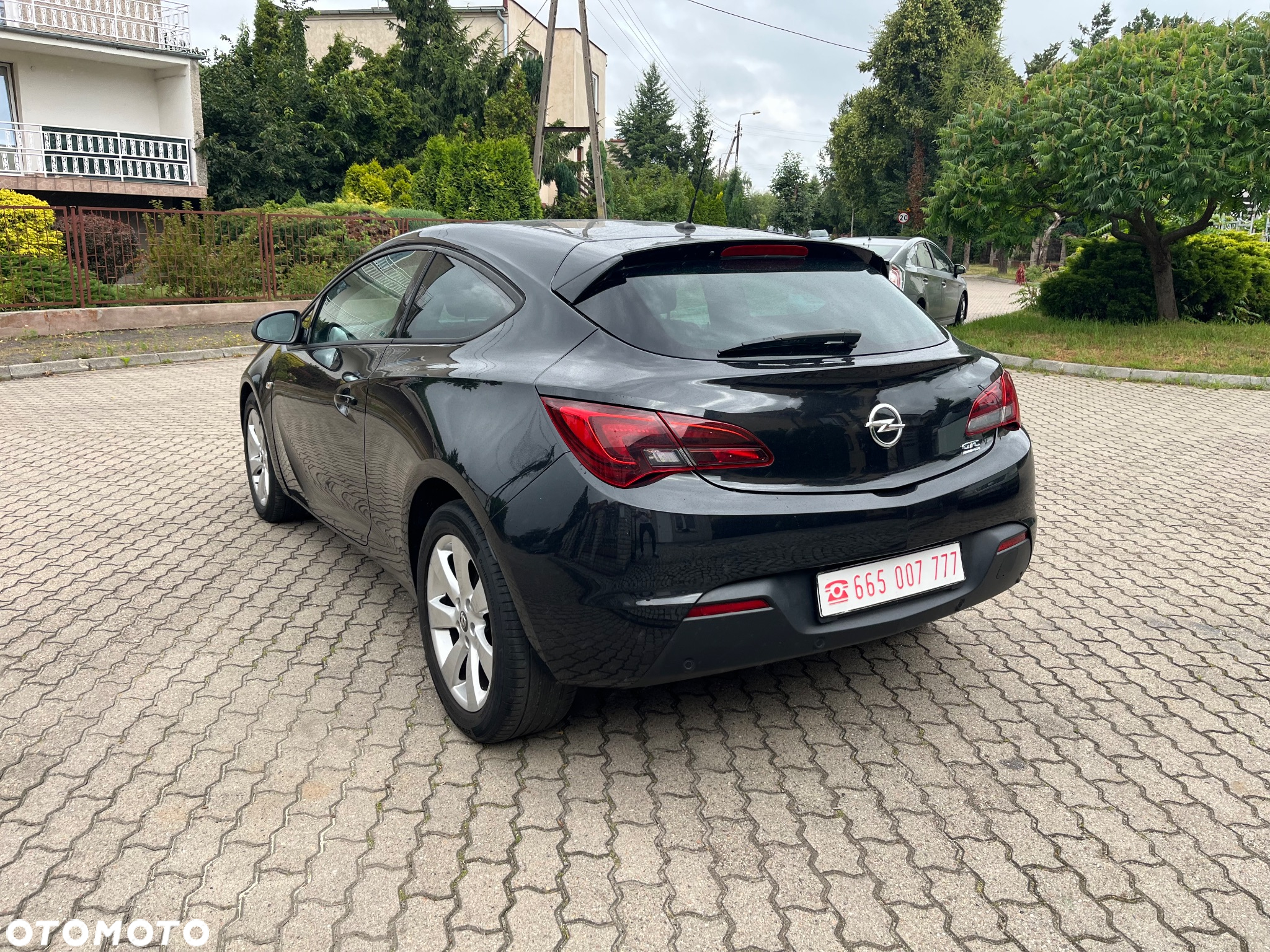 Opel Astra GTC 1.4 Turbo - 5
