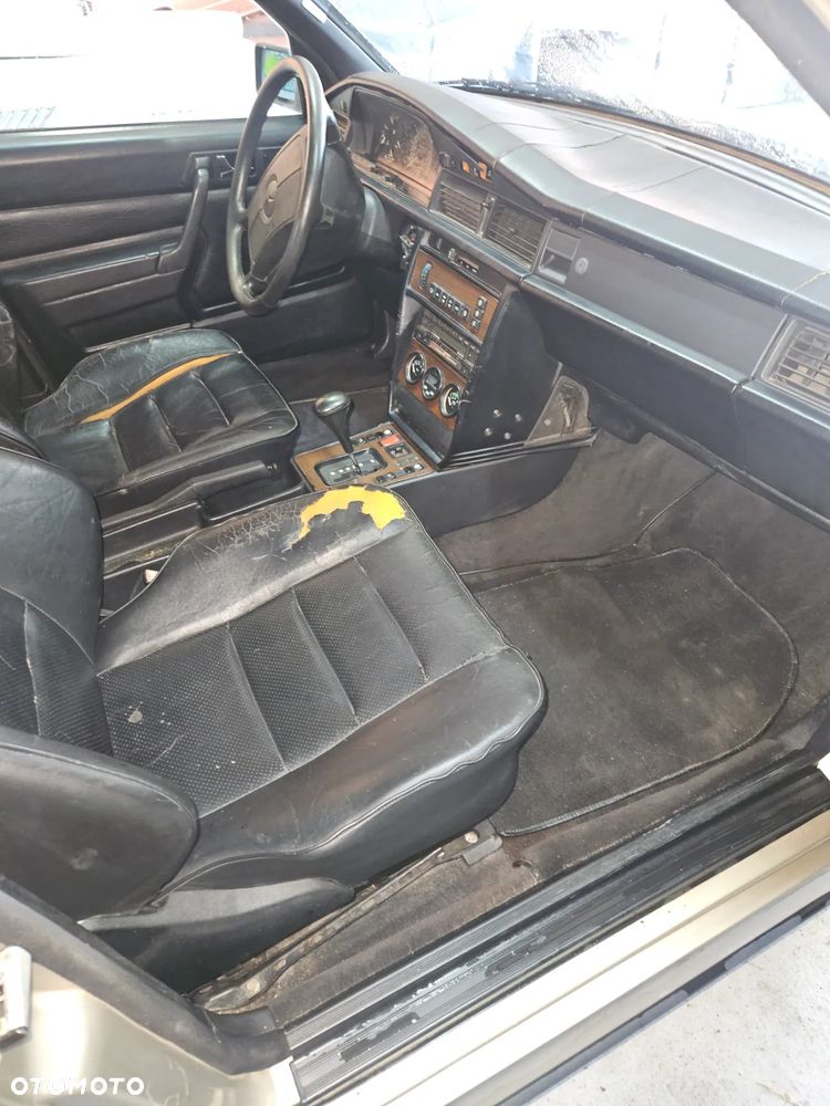 Mercedes-Benz W201 (190) - 9