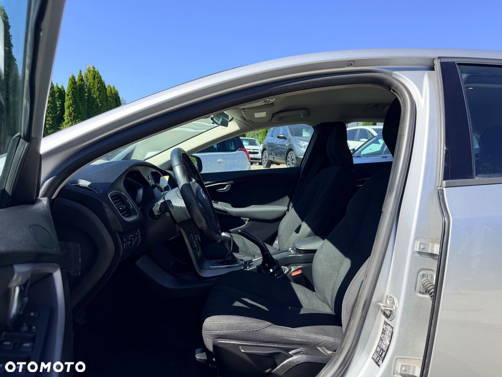 Volvo V40 D2 Momentum - 9