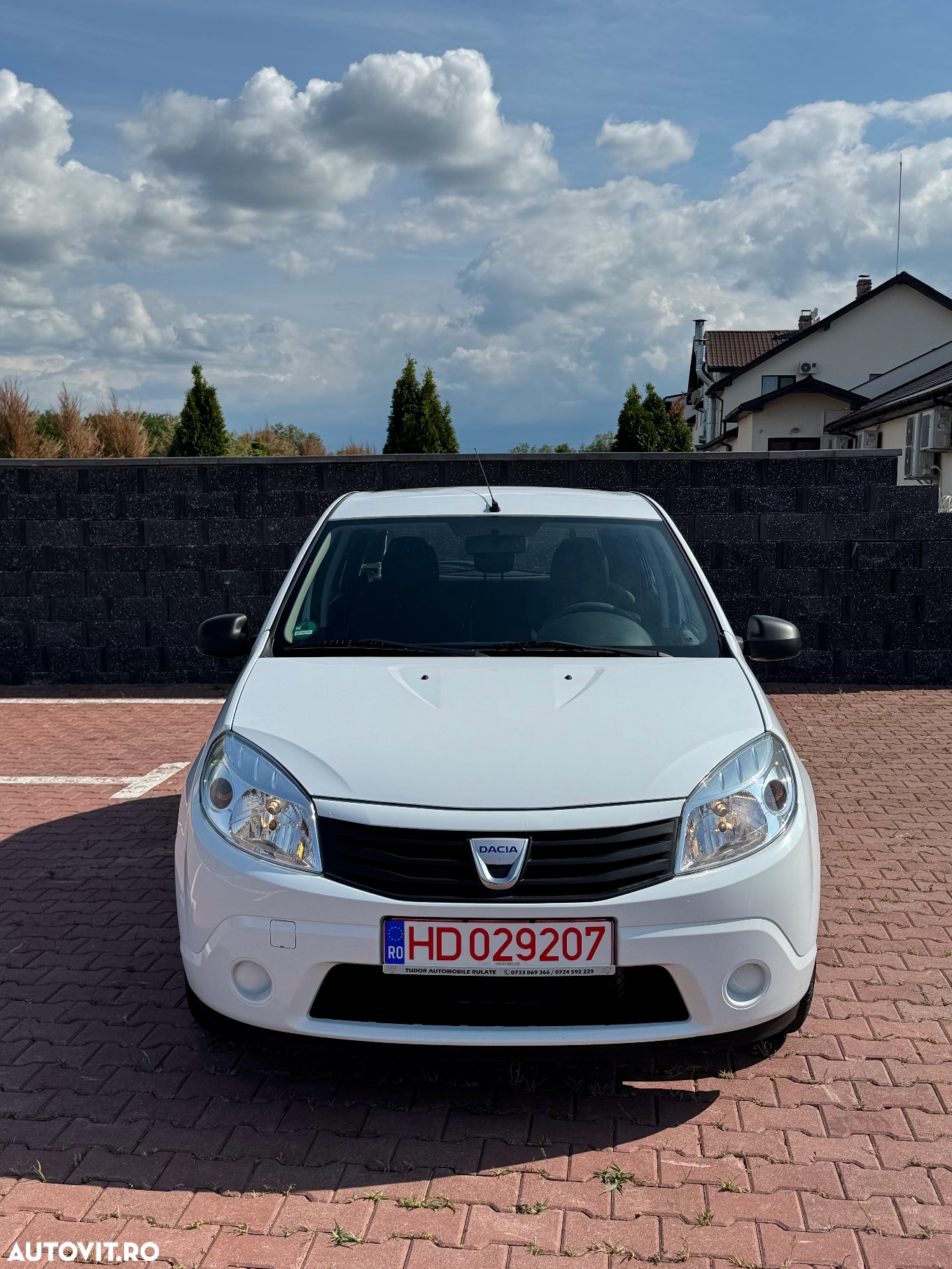 Dacia Sandero 1.2 16V 75 Laureate - 11