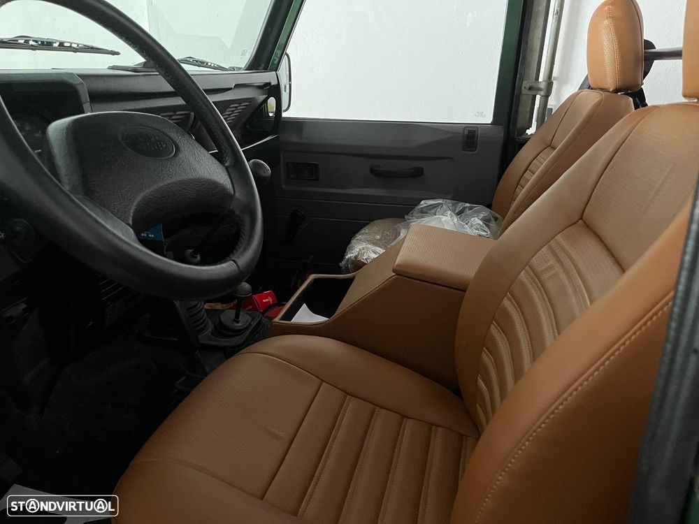 Land Rover Defender 90 2.5 Td5 Soft Top - 10
