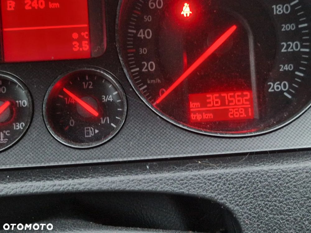 Volkswagen Passat 1.9 TDI Comfortline - 6