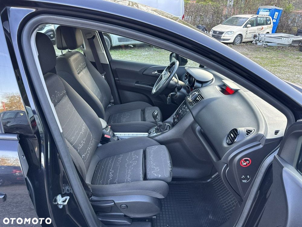Opel Meriva - 12