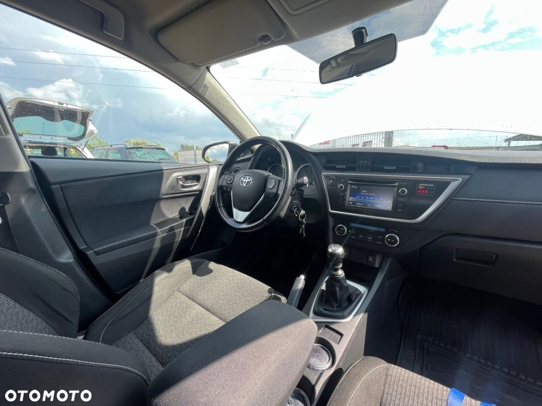 Toyota Auris 1.6 Premium + - 21