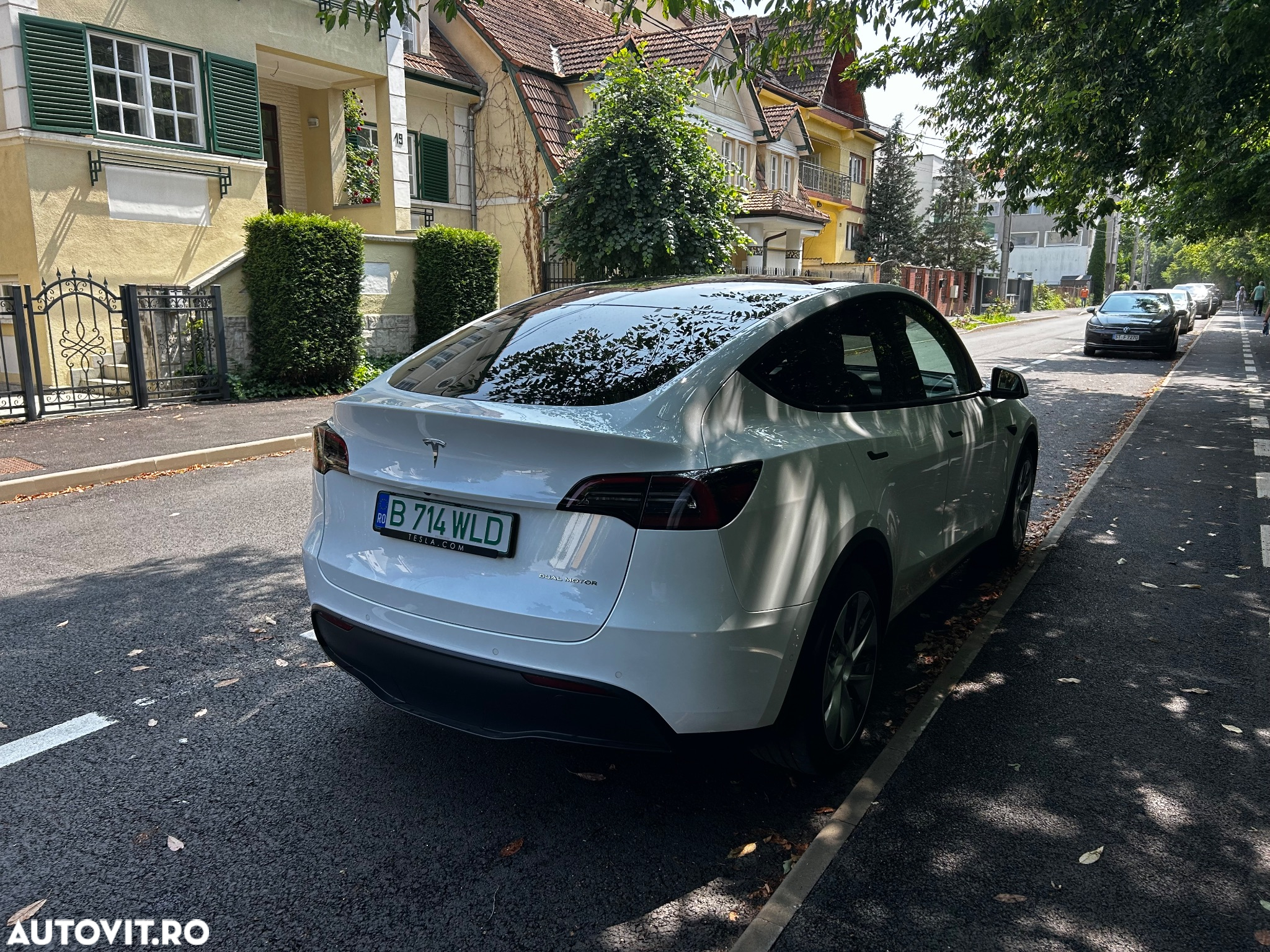 Tesla Model Y Long Range Dual Motor AWD - 19