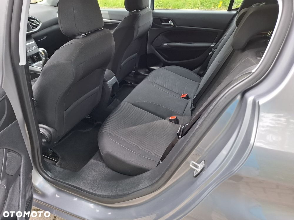 Peugeot 308 - 8