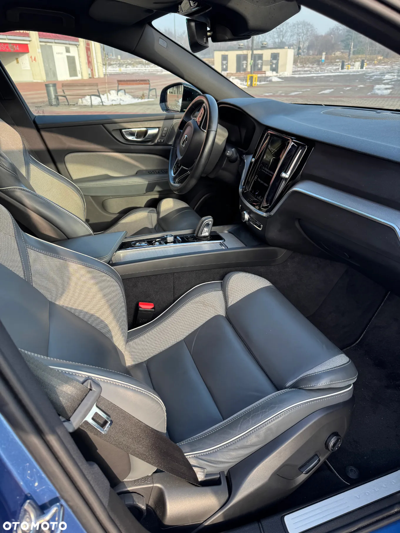 Volvo V60 D4 R-Design - 4