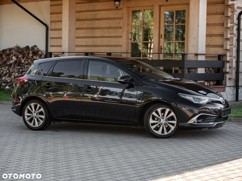Toyota Auris 1.6 D-4D Design Edition - 4