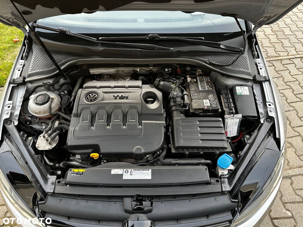 Volkswagen Golf 2.0 TDI Sound - 25