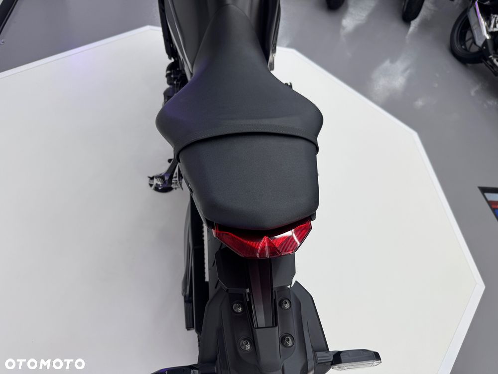 Yamaha MT - 33
