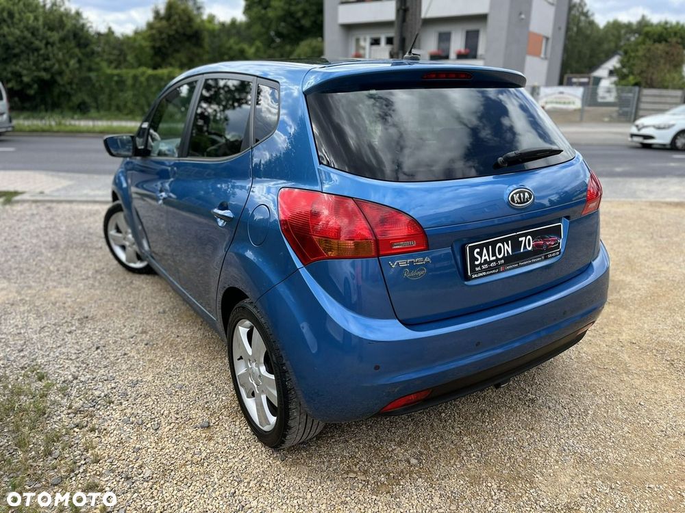 Kia Venga - 4