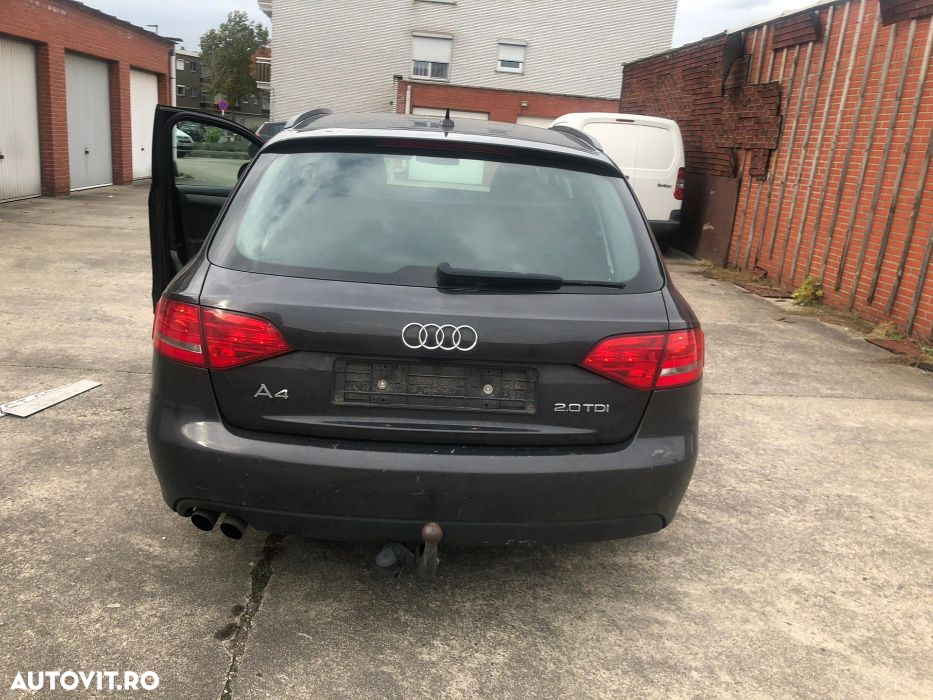 Dezmembrez Audi A4 B8 cod culoare LZ9Y - 5