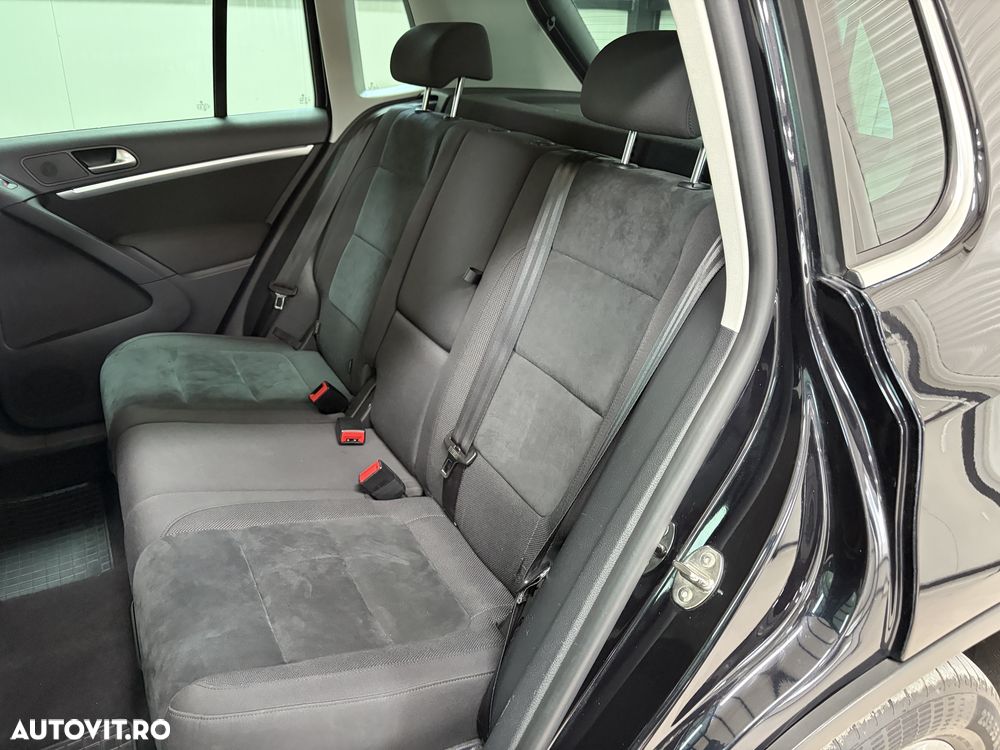 Volkswagen Tiguan 2.0 TDI 4Motion DSG Sport & Style - 25