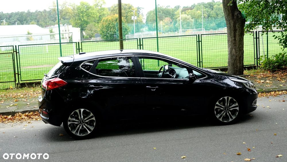 Kia Ceed 1.6 CRDi 128 Platinum Edition - 35
