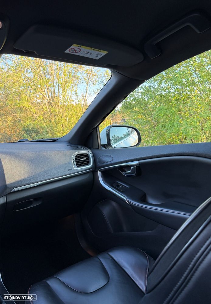 Volvo V40 Cross Country D3 Ocean Race - 17