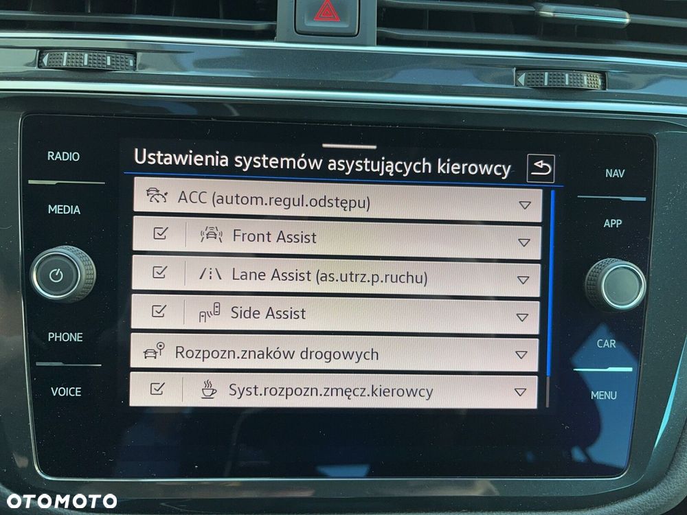 Volkswagen Tiguan - 33