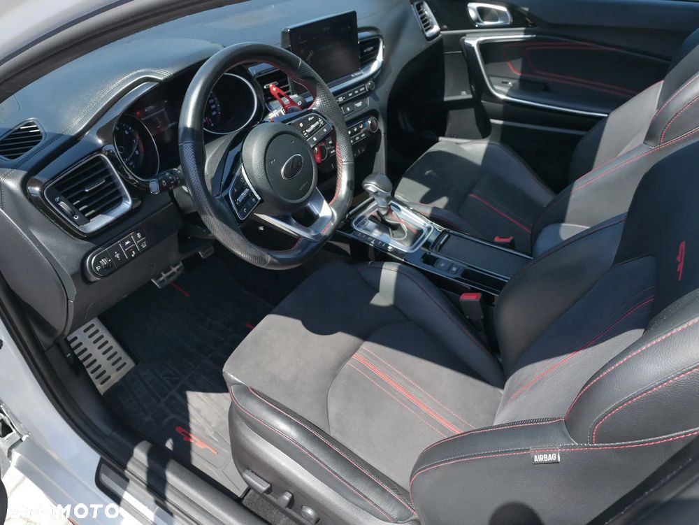 Kia ProCeed 1.6 T-GDI GT DCT - 15